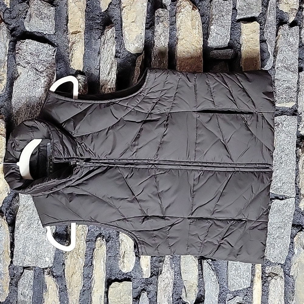 Women's Kenneth Cole Reaction puffer vest medium brown/green